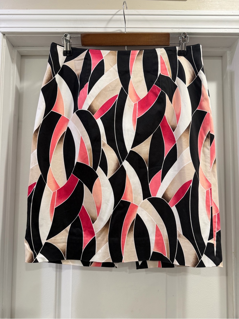 White House Black Market Abstract Curved Print Pencil Skirt Size  10